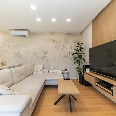 Secret Garden By Belmont Realty * Zára
