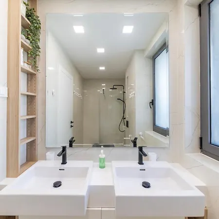 Secret Garden By Belmont Realty * Zára