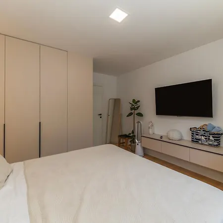 Secret Garden By Belmont Realty Lägenhet *
