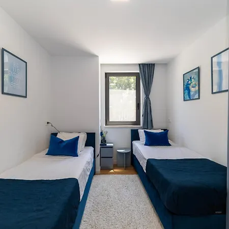 Secret Garden By Belmont Realty * Zára