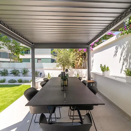 Lägenhet Secret Garden By Belmont Realty *