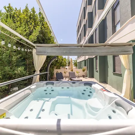 Secret Garden By Belmont Realty Apartman Zára